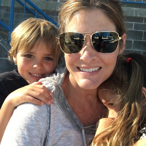 Profile Picture of Jessica Glogovac (@gia_jeca) on Poshmark