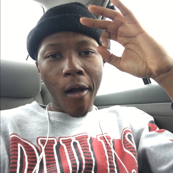 Profile Picture of Lewis Triplett (@lewmufasaa) on Poshmark