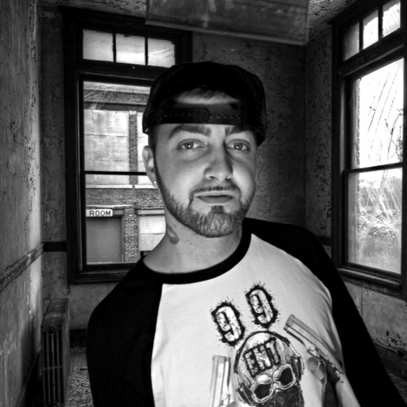Profile Picture of Cw Farquhar (@99cdub) on Poshmark