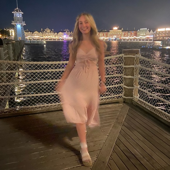 Profile Picture of Laney Sorrell (@laneysorrell) on Poshmark