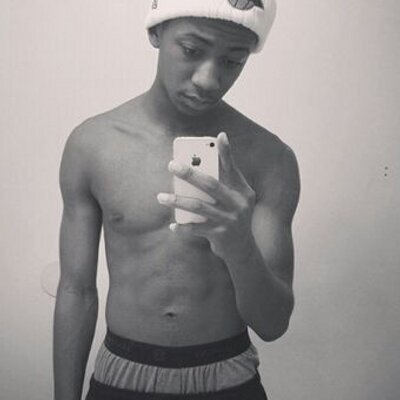 Profile Picture of Alex Mathis (@lurkingho3s) on Twitter