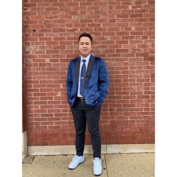 Profile Picture of Quách Tuấn (@qtuan1209) on Poshmark