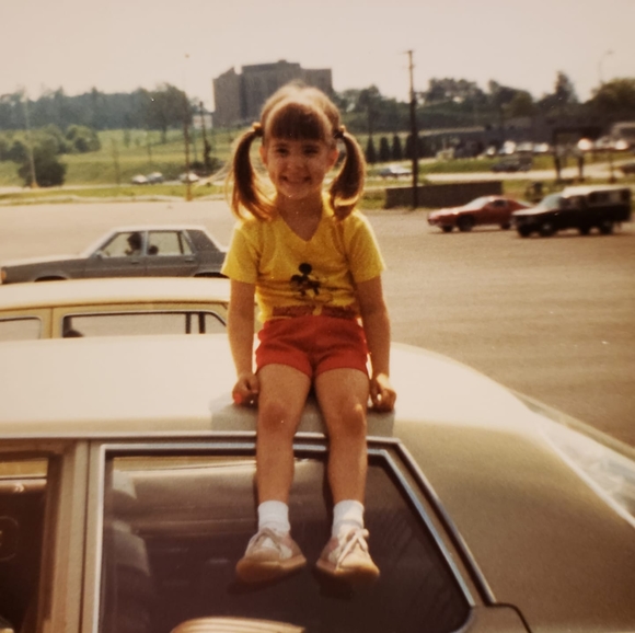 Profile Picture of Emily Rhoton (@helloemily469) on Poshmark