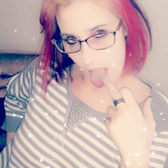 Profile Picture of Alex Ahrndt (@lilly42089) on Poshmark