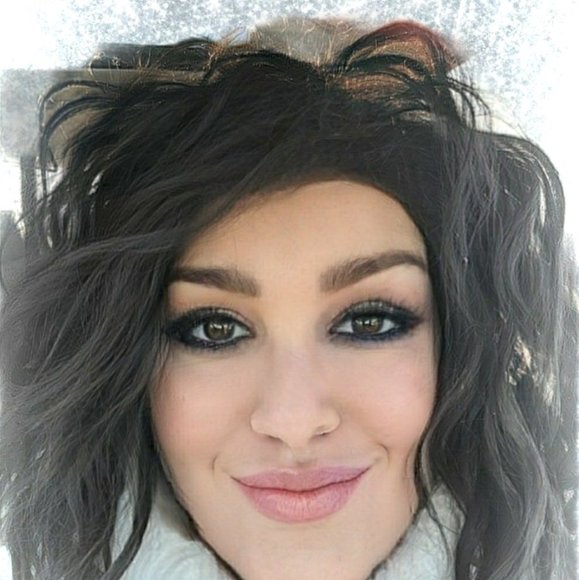 Profile Picture of Pamela Ivy-leatherwood (@pamleatherwood) on Poshmark