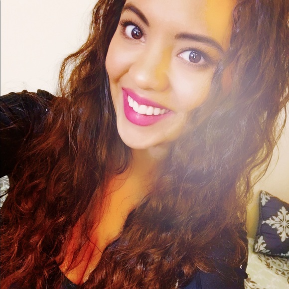 Profile Picture of Leanne Friedman (@leannemarie82) on Poshmark