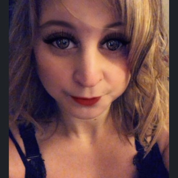 Profile Picture of Jamie Morgillo (@jmorg1989) on Poshmark