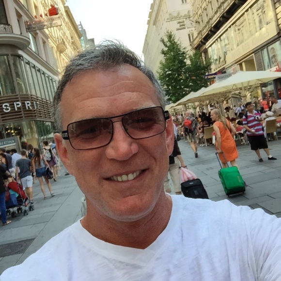 Profile Picture of Daniel Byrne (@artistdan) on Poshmark