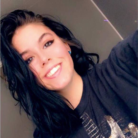 Lindsey Pedoto - Poshmark Profile Picture of Lindsey Pedoto (@lindsey_pedoto) on Poshmark