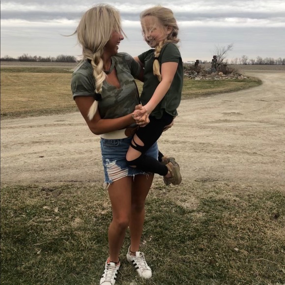 Profile Picture of Bailey Sieren (@bsieren) on Poshmark