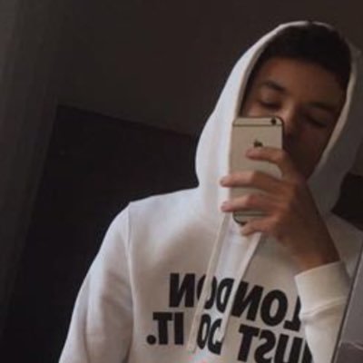 Profile Picture of Andrew (@alix_andrew) on Twitter