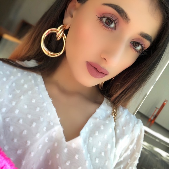 Profile Picture of Nikita Nibber (@nikitanibber1) on Poshmark