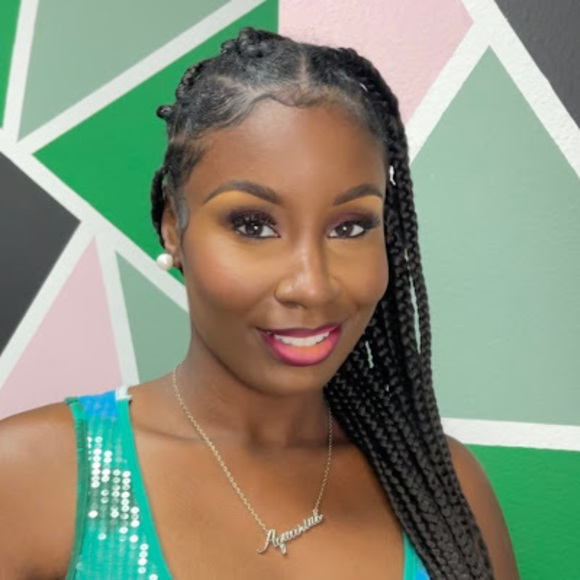 Profile Picture of Janee' James (@janeeajames4) on Poshmark