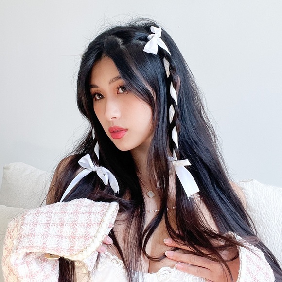 Profile Picture of Fiona Lin (@fionaylin) on Poshmark