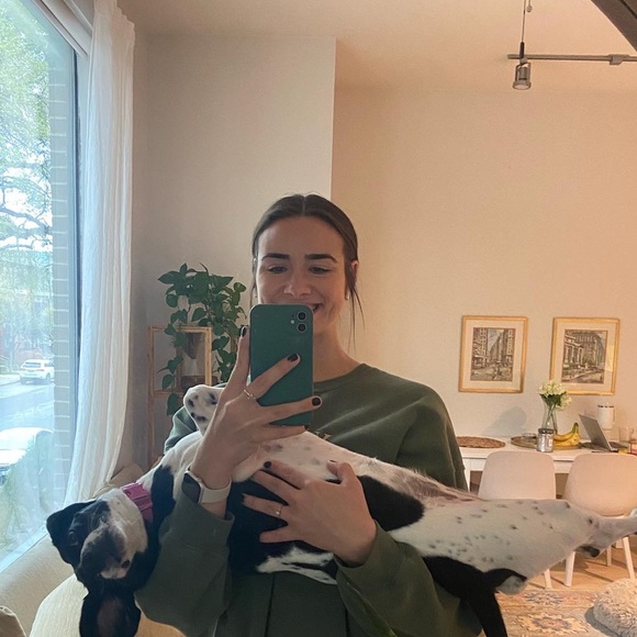 Profile Picture of Lara Burt (@lbkoontz) on Poshmark