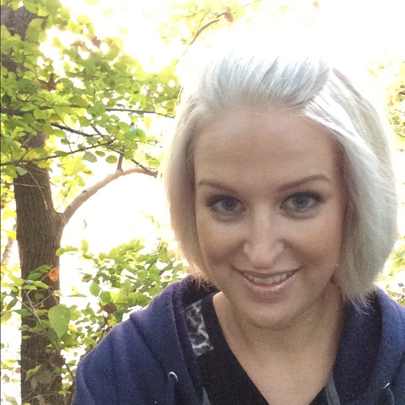 Profile Picture of Bridget Nern (@pinksheriff9) on Poshmark
