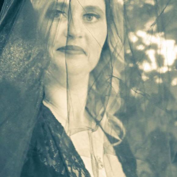 Profile Picture of Jacque Owens (@yukonchick2009) on Poshmark