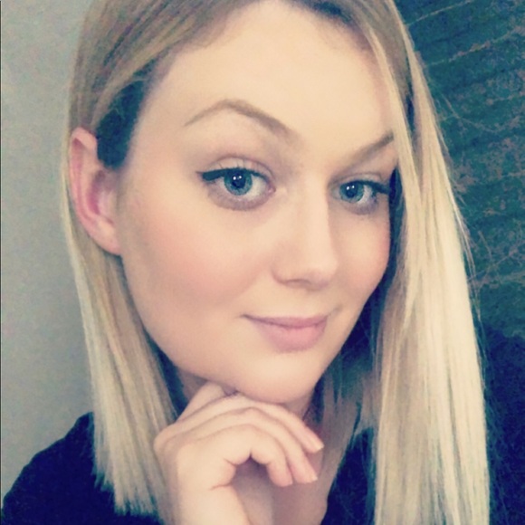 Profile Picture of Summer Tawes (@summer_tawes) on Poshmark