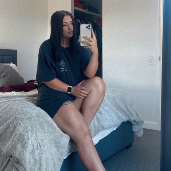 Profile Picture of Brooke Howat (@brooke_howat) on Poshmark