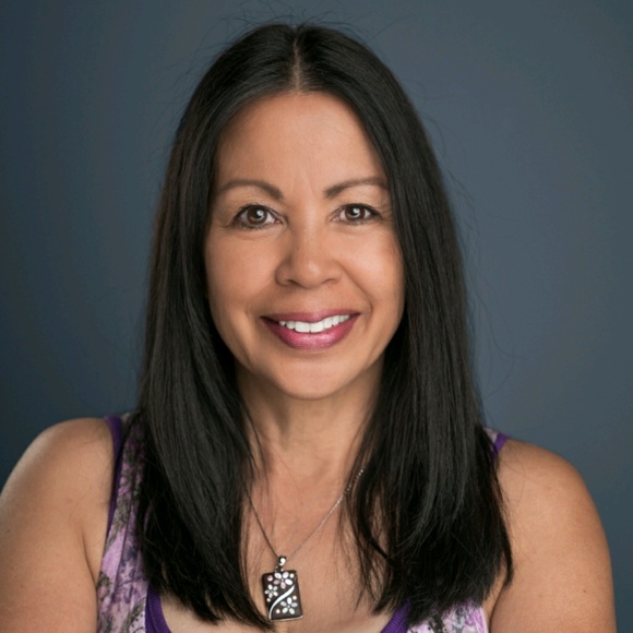 Profile Picture of Edye Blas (@choc1960) on Poshmark