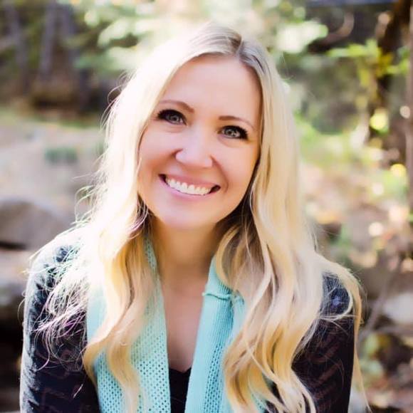 Holly Wortley - Poshmark Profile Picture of Holly Wortley (@hollywortley) on Poshmark