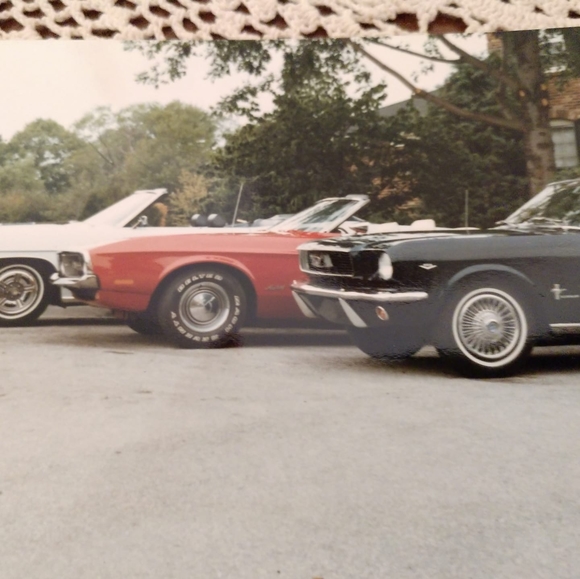 Profile Picture of Jodi Giles (@jodigiles) on Poshmark