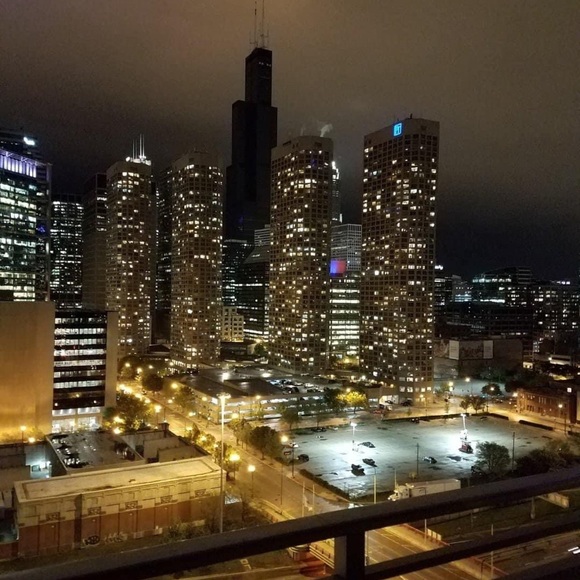 Profile Picture of Lisette Sanchez (@lisettesanch370) on Poshmark