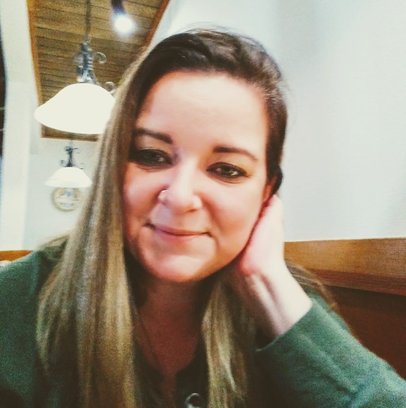 Profile Picture of Crystal Wilder (@crystalwilder) on Poshmark