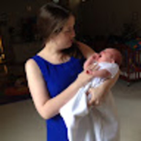 Profile Picture of Stephanie Severance (@stephaniesevera) on Poshmark