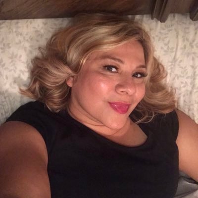 Profile Picture of Claudia Flores (@Azalea2875) on Twitter