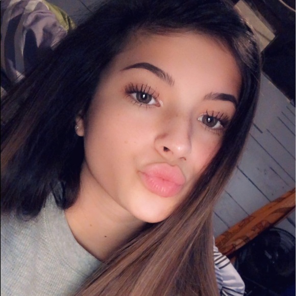 Profile Picture of Erin Gabler (@elgabler) on Poshmark