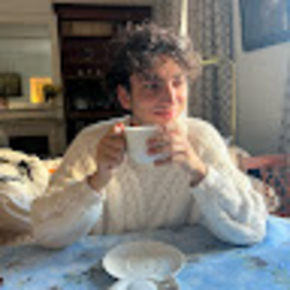 Profile Picture of Adam Essafi (@aessafi0522) on Poshmark