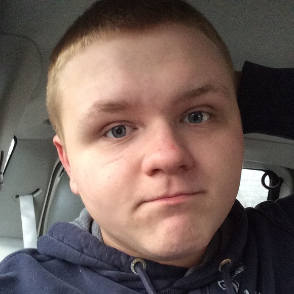 Tyler Conn - Poshmark Profile Picture of Tyler Conn (@tconn_) on Poshmark