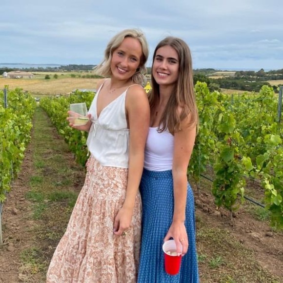 Profile Picture of Caitlin Littler (@caitlinlittler0) on Poshmark