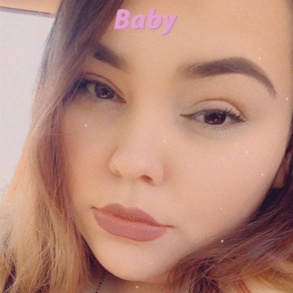 Profile Picture of Eilene Reynolds (@eilene95) on Poshmark