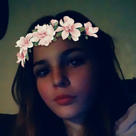 Profile Picture of Hailey Wiley (@ahdang031) on Poshmark