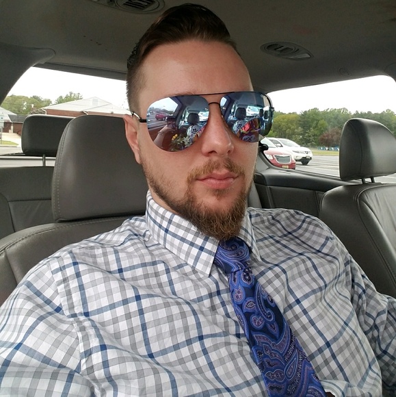 Profile Picture of Joe Cozzalio (@joecozzalio) on Poshmark