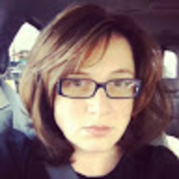 Profile Picture of Lydia Netzer (@demiprinkle) on Poshmark