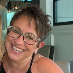 Profile Picture of debracharbonneaue (@debracharbonneaue) on Tiktok