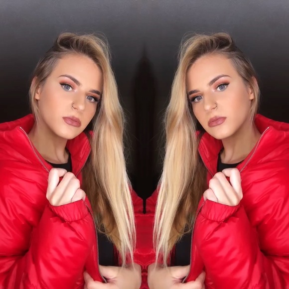 Profile Picture of Carlee Ulmer (@carleeulmer714) on Poshmark