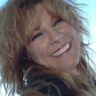 Profile Picture of Quinnspired Art - Kelly Quinn (@QuinnspiredArt) on Twitter