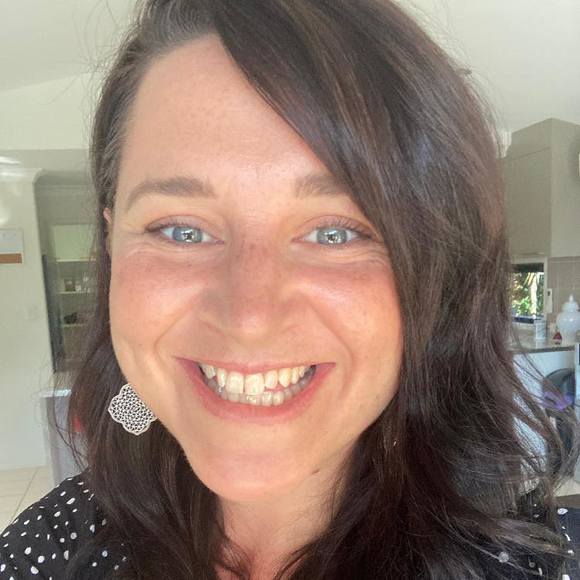 Profile Picture of Jodie Muller (@jodie_0840) on Poshmark