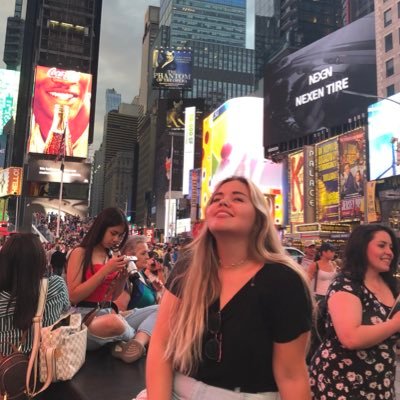 Profile Picture of Larissa Borrego (@BorregoLarissa) on Twitter