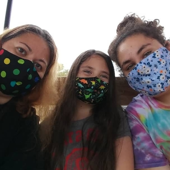 Profile Picture of Daniela Blazeski (@blazesd) on Poshmark