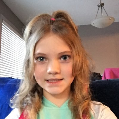 Profile Picture of Carly Manning (@carlymanning1h1) on Twitter