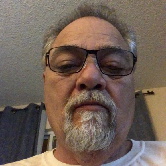 Profile Picture of David Pappas (@davidpappas) on Poshmark