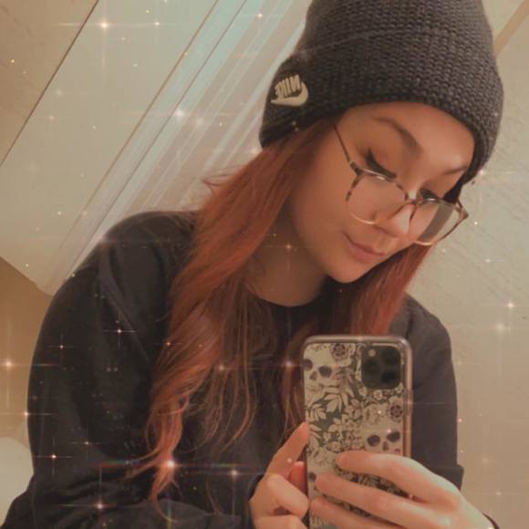 Profile Picture of Emily Suhadolnik (@emmuhleegrace) on Poshmark