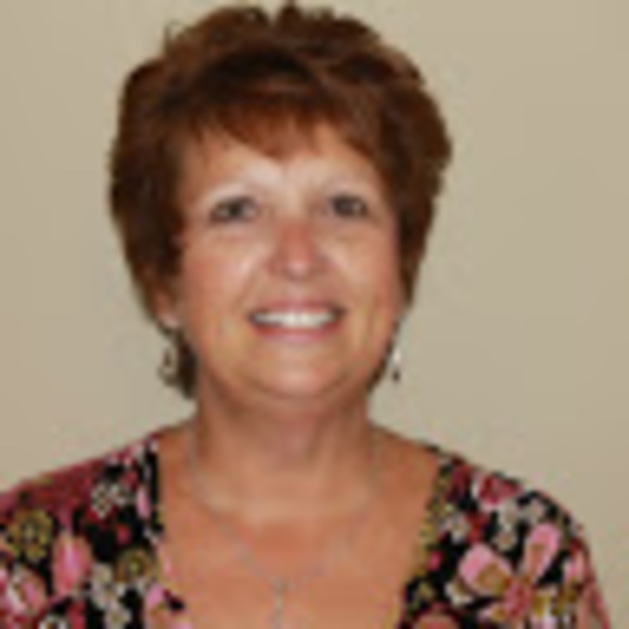 Profile Picture of Robin Boss (@robinboss1610) on Poshmark