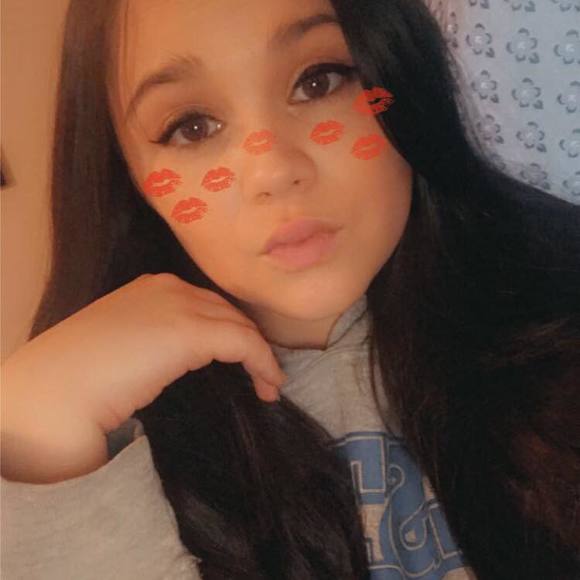 Profile Picture of April Graft (@aprilann20) on Poshmark