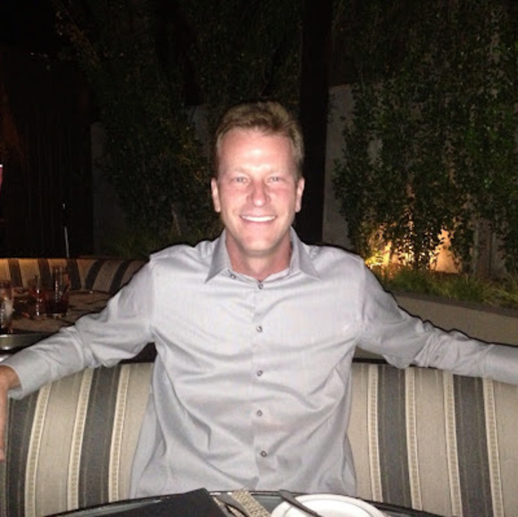 Profile Picture of Michael Robison (@michaelrob989) on Poshmark